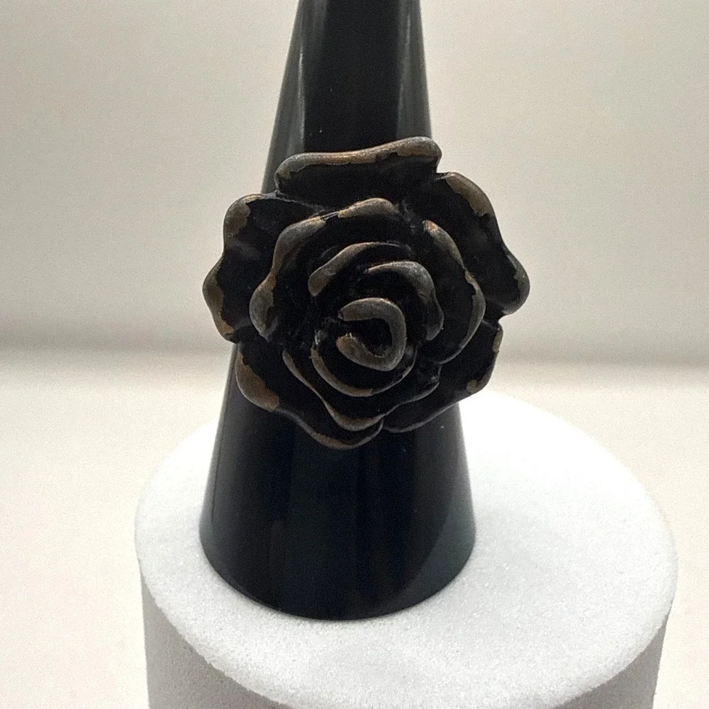 Vtg Style Bronze Rose Flower Statement Ring Brass Band Size 7.25 Gothic Floral